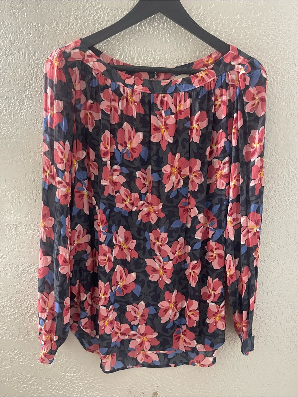 LOFT Pink Floral Navy Boat Neck Blouse‎ Medium Office
